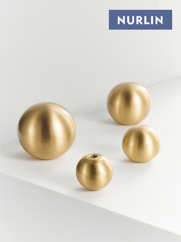 Nurlin Brass Round Ball Foot C - Kitchen Baking Cabinet reseña y precio
